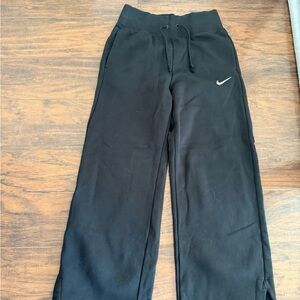 Nike women’s sweatpants